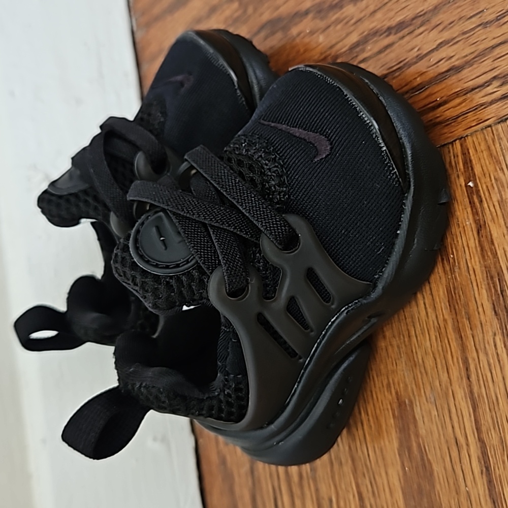 Nike Toddler Black Slip-On Athletic Sneakers